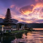 Rilassante tramonto indonesiano