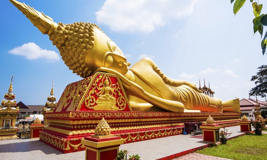 Statua di Buddha a Wat Pha That Luang, Laos