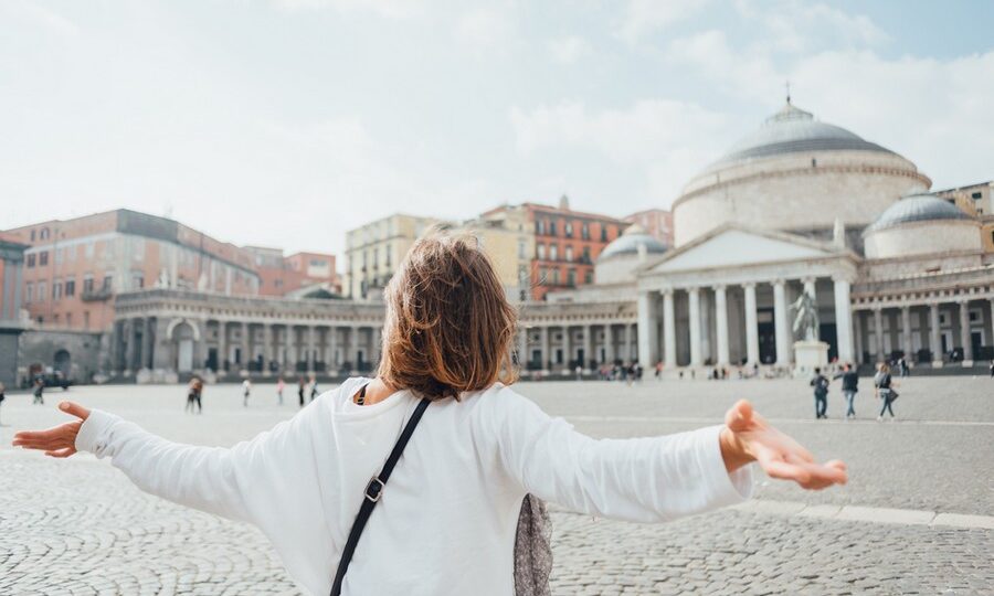Piazza del Plebiscito e il "gioco" dei viaggiatori
